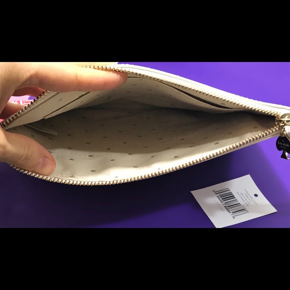 SOLD KATE SPADE BELLA ACE OF HEARTS WRISTLET - Picture 6 of 8